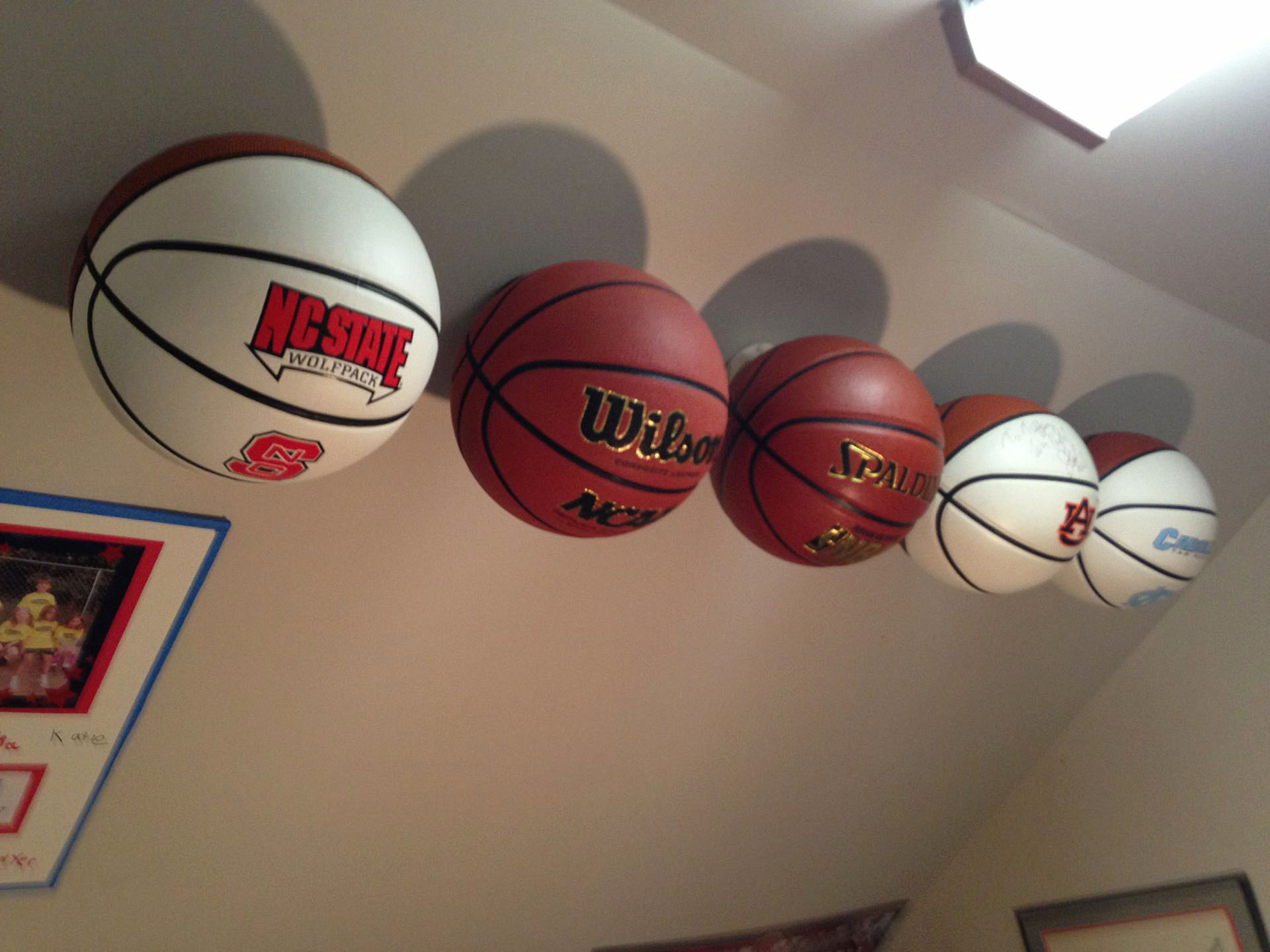 Shinoske 6-Tier Basketball Ball Storage Rack – Sports Equipment Organizer With Hooks & Wheels